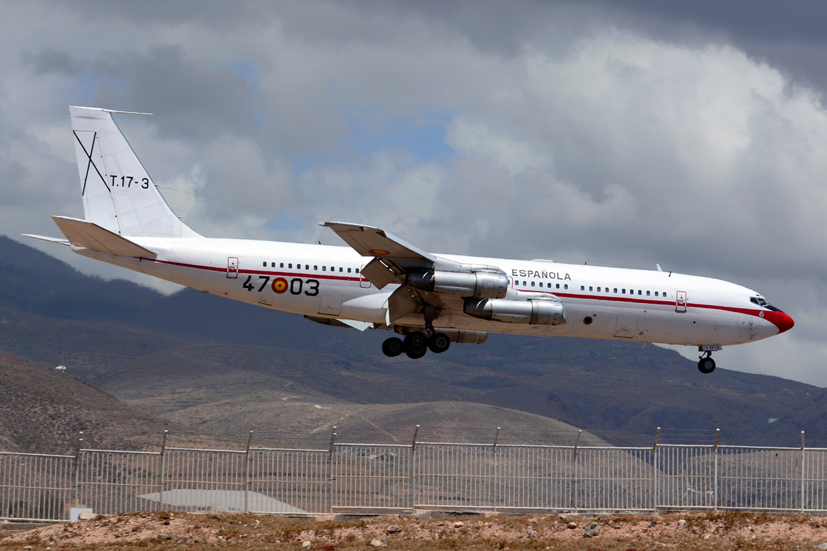 T.17-3 (21367) 1977 Boeing 707-368C KC