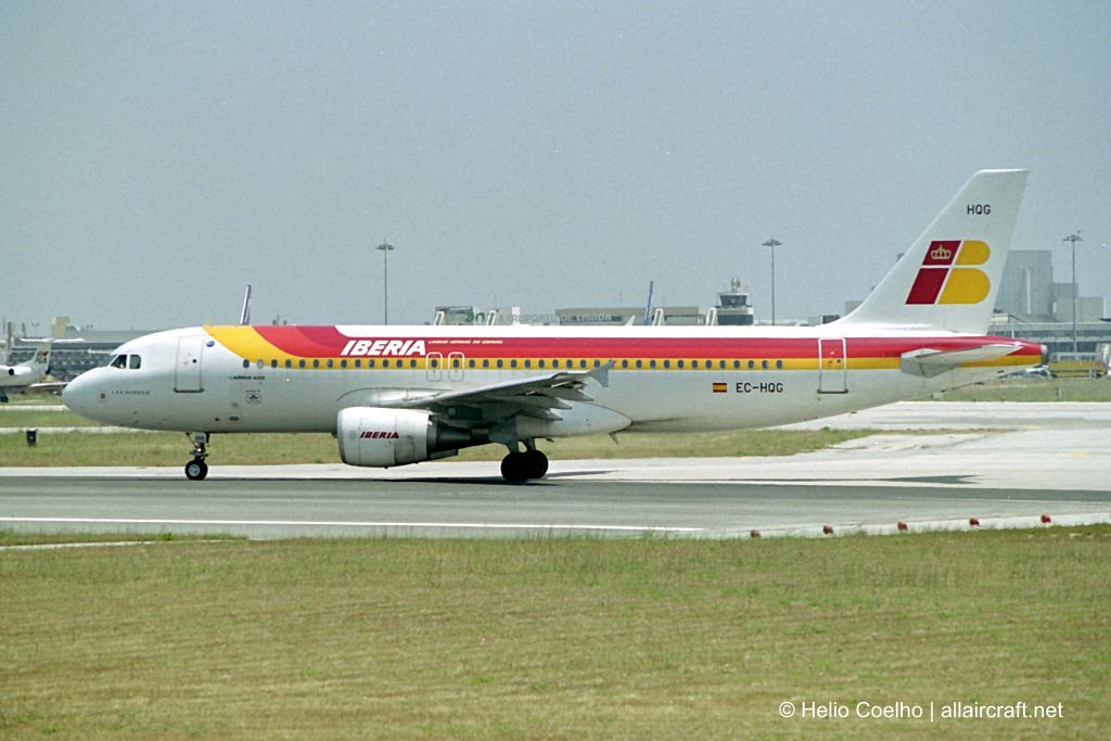 EC-HQG (1379) 2000 Airbus A320-214