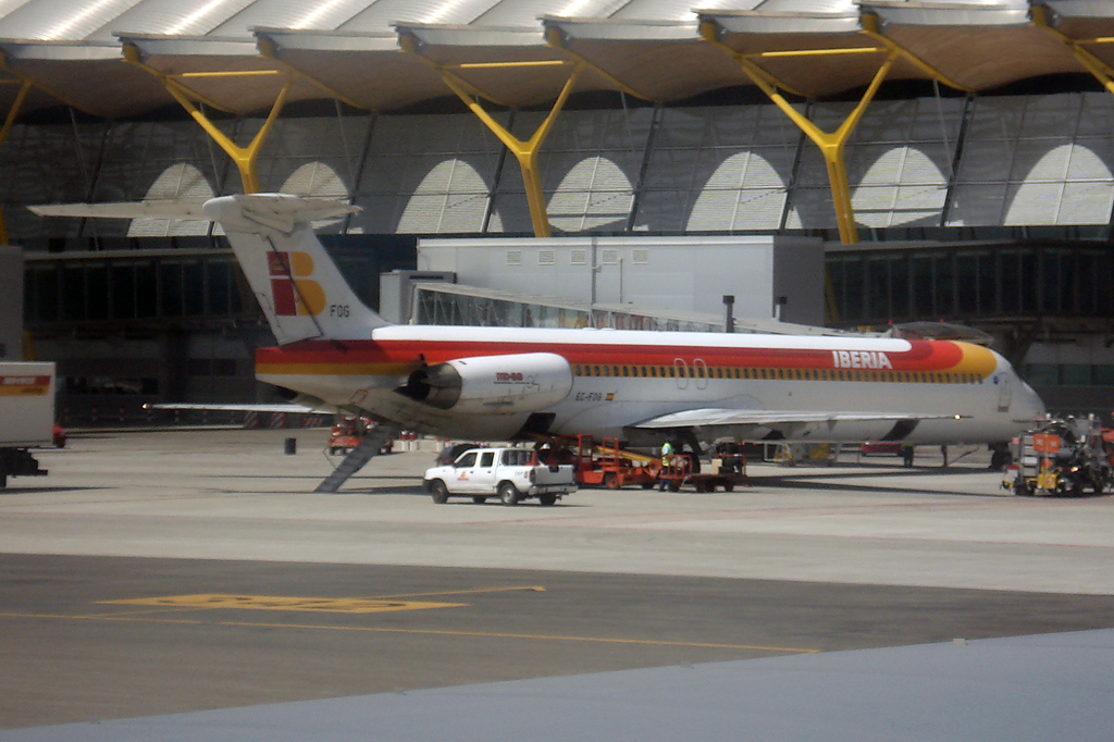 EC-FOG (53306) McDonnell Douglas MD-88