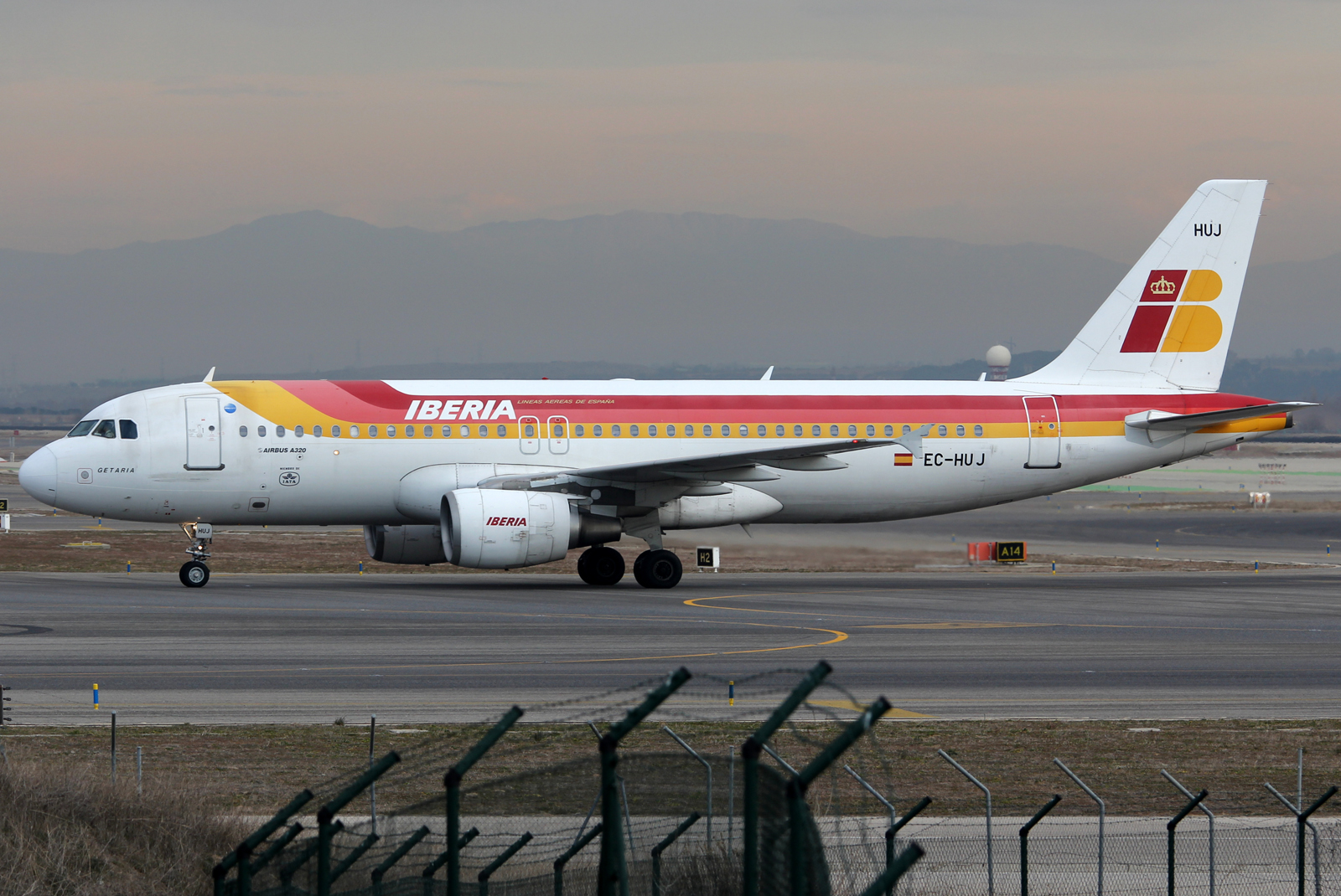 EC-HUJ, (cn 1292), Airbus A320-214