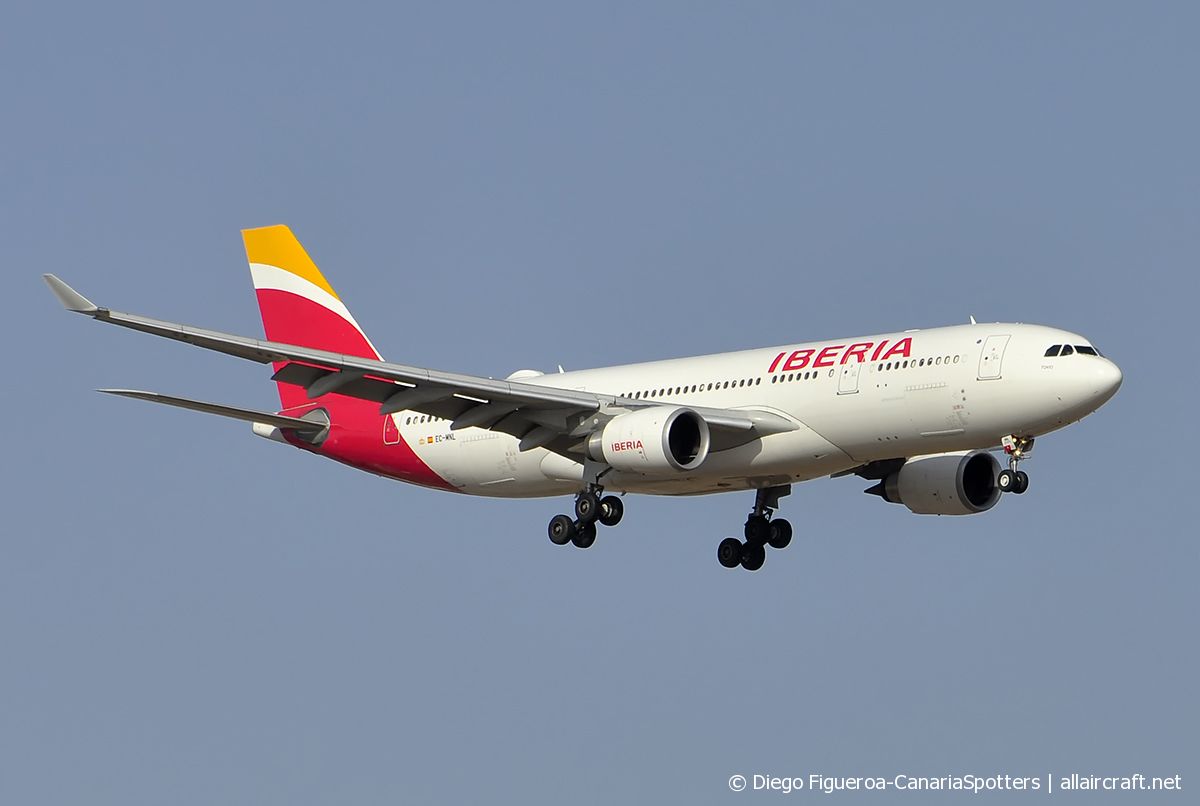 EC-MNL (1761) 2016 Airbus A330-202