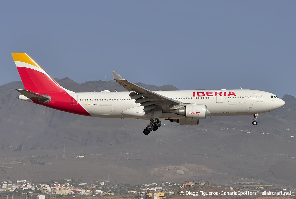 EC-MNL (1761) 2016 Airbus A330-202