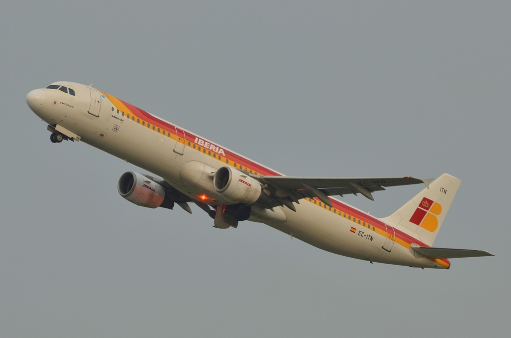 EC-ITN (2115) 2003 Airbus A321-211