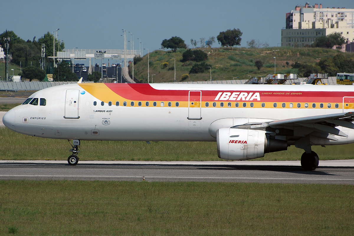 EC-ITN (2115) 2003 Airbus A321-211
