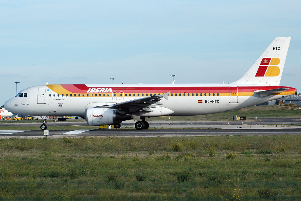 EC-HTC (1540) 2001 Airbus A320-214
