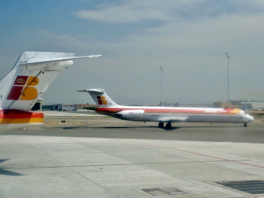 EC-FHG (53194) 1991 McDonnell Douglas MD-88