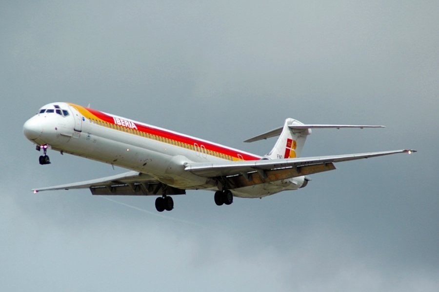EC-FND (53305) McDonnell Douglas MD-88