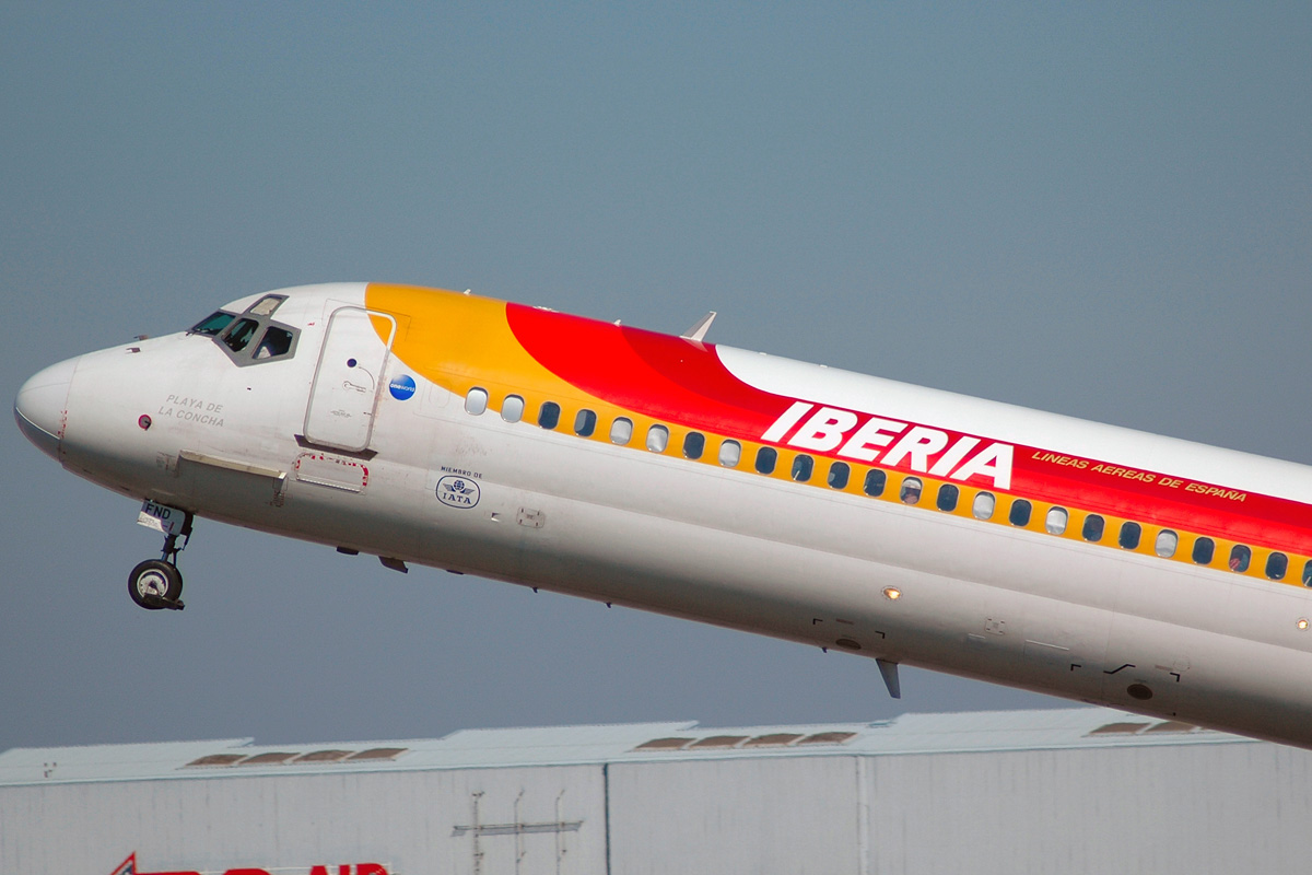 EC-FND (53305) McDonnell Douglas MD-88