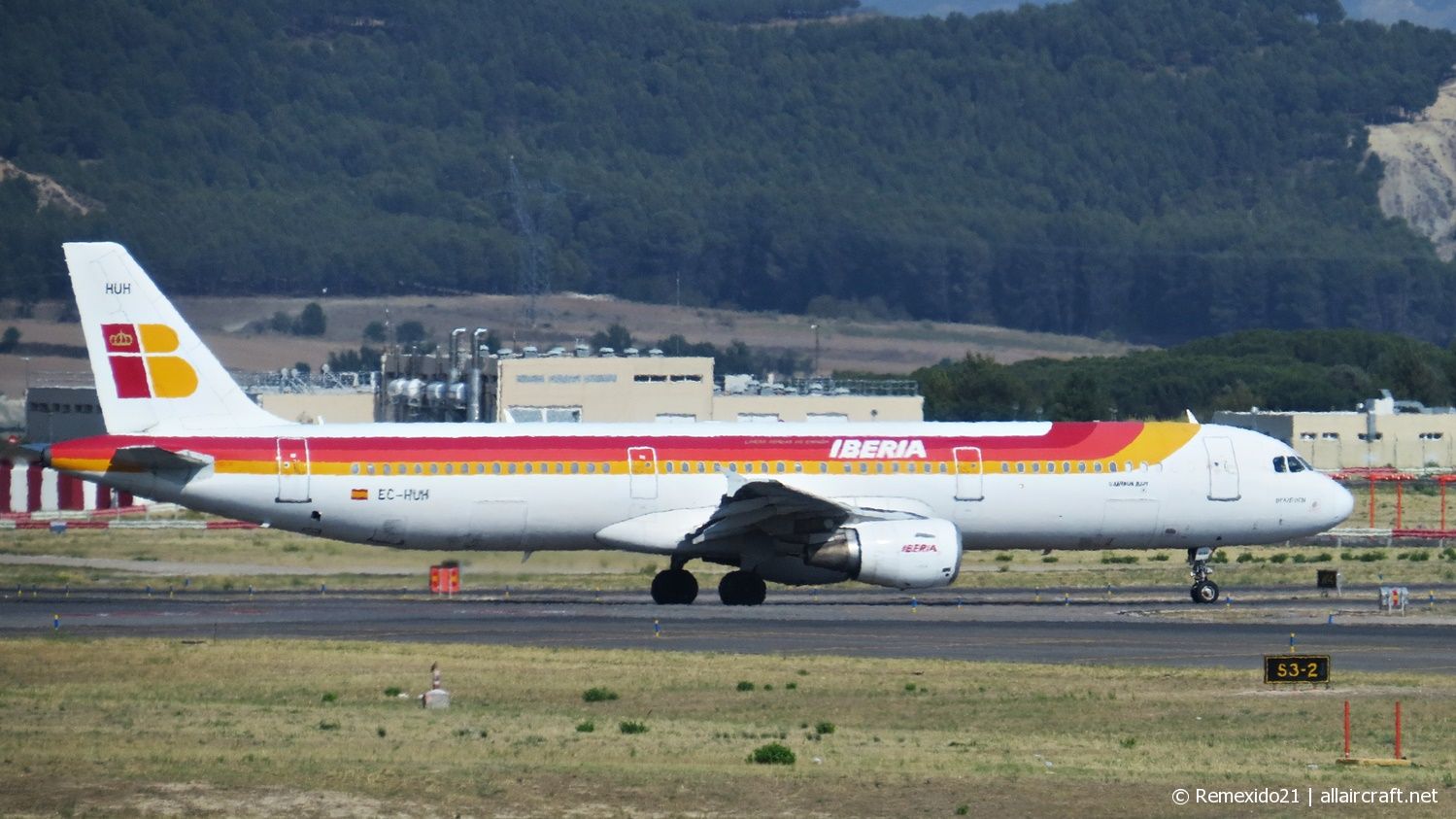 EC-HUH (1021) 1999 Airbus A321-211