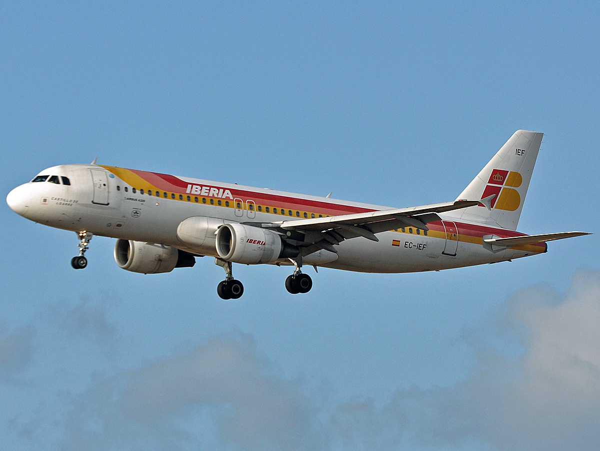 EC-IEF (1655) 2001 Airbus A320-214