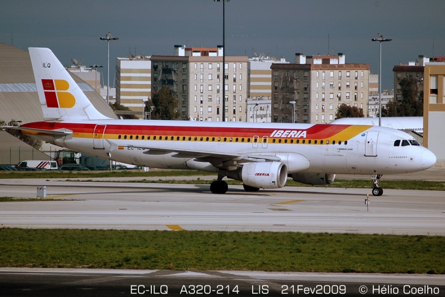 EC-ILQ (1736) 2002 Airbus A320-214