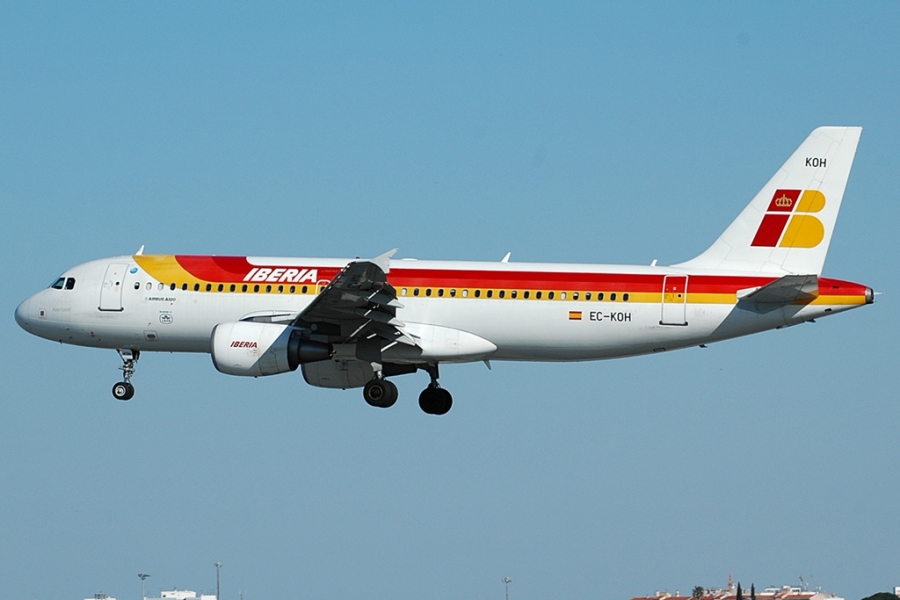 EC-KOH (2248) 2004 Airbus A320-214