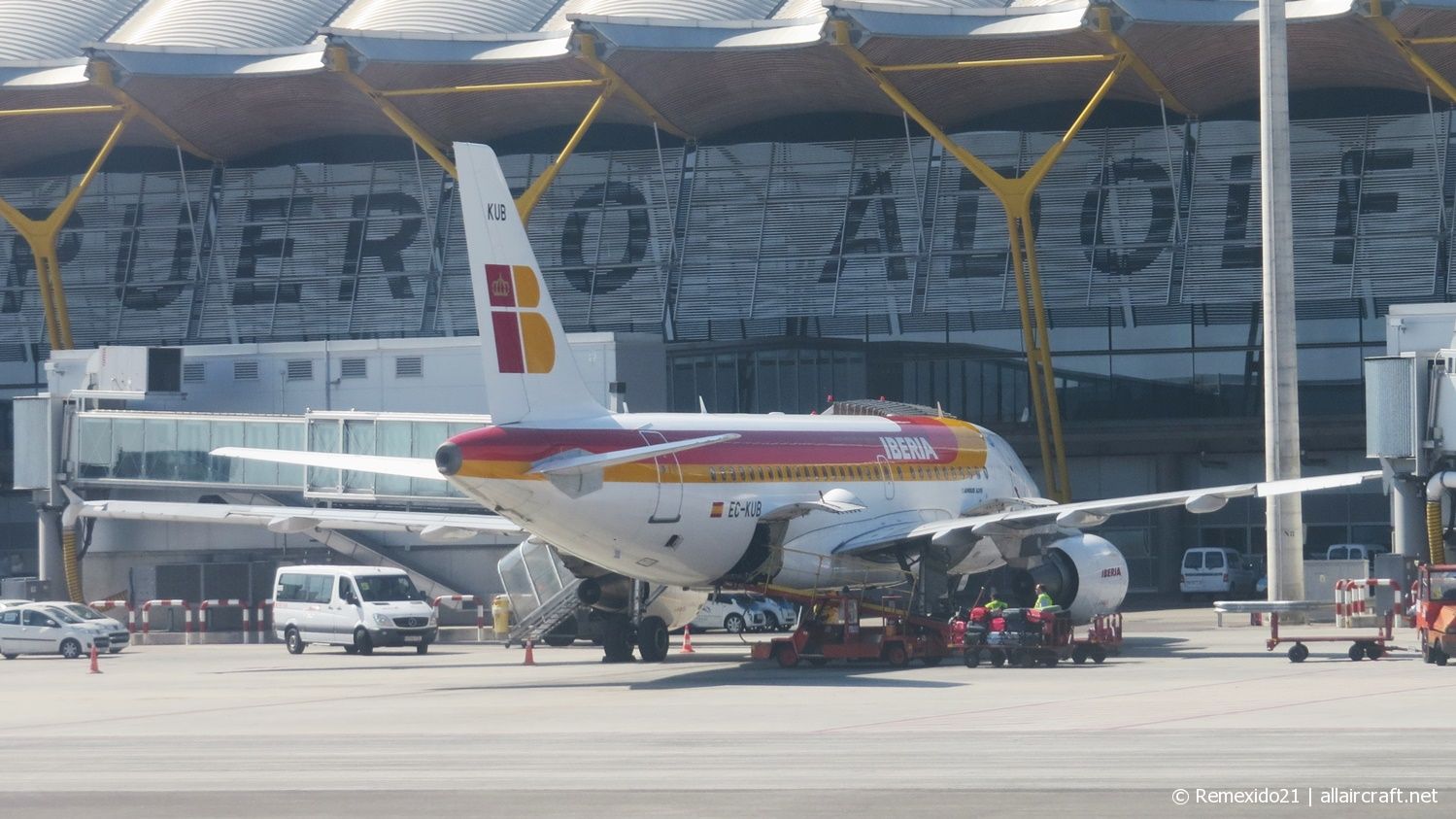 EC-KUB (3651) 2008 Airbus A319-111