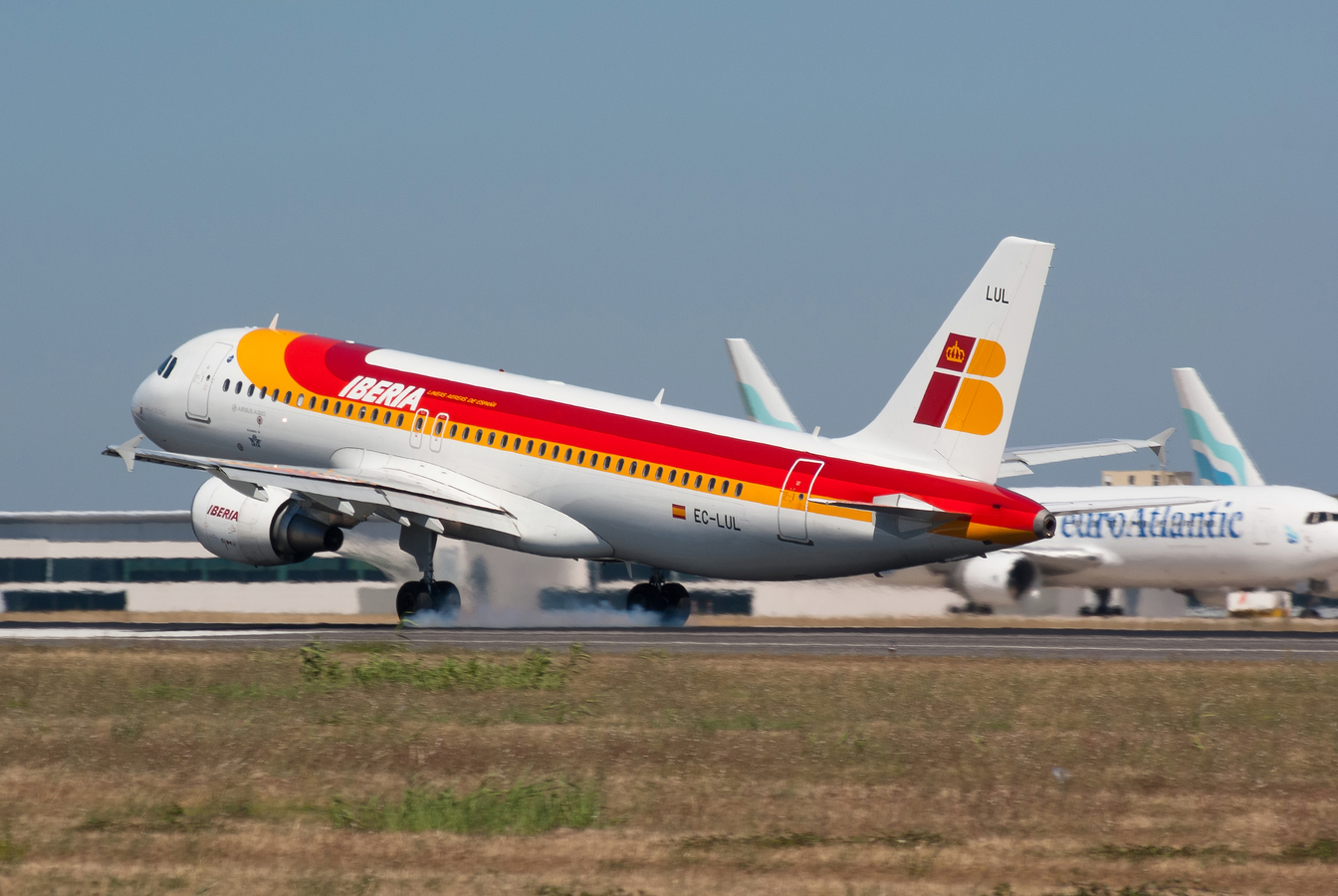 EC-LUL (5486) 2013 Airbus A320-216