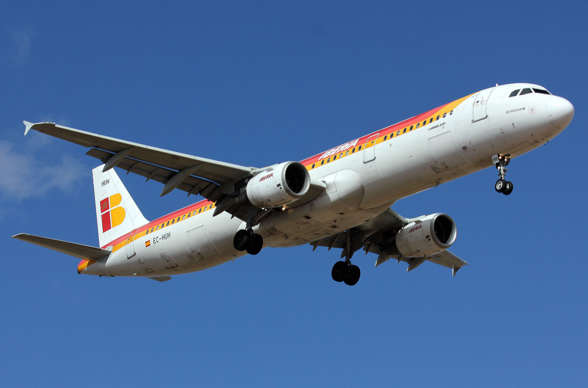 EC-HUH (1021) 1999 Airbus A321-211