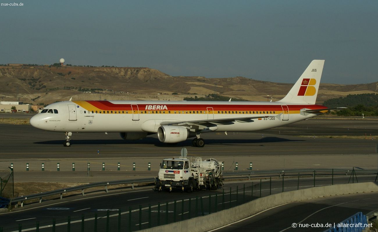 EC-JGS (2472) 2005 Airbus A321-211