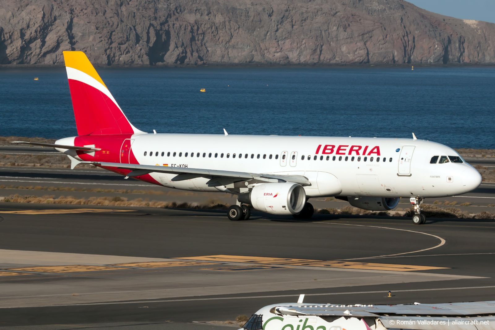 EC-KOH (2248) 2004 Airbus A320-214