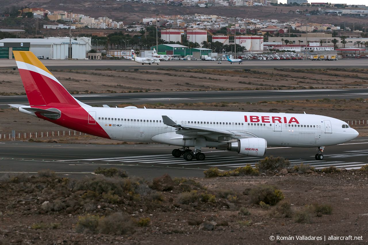 EC-MLP (1740) 2016 Airbus A330-202