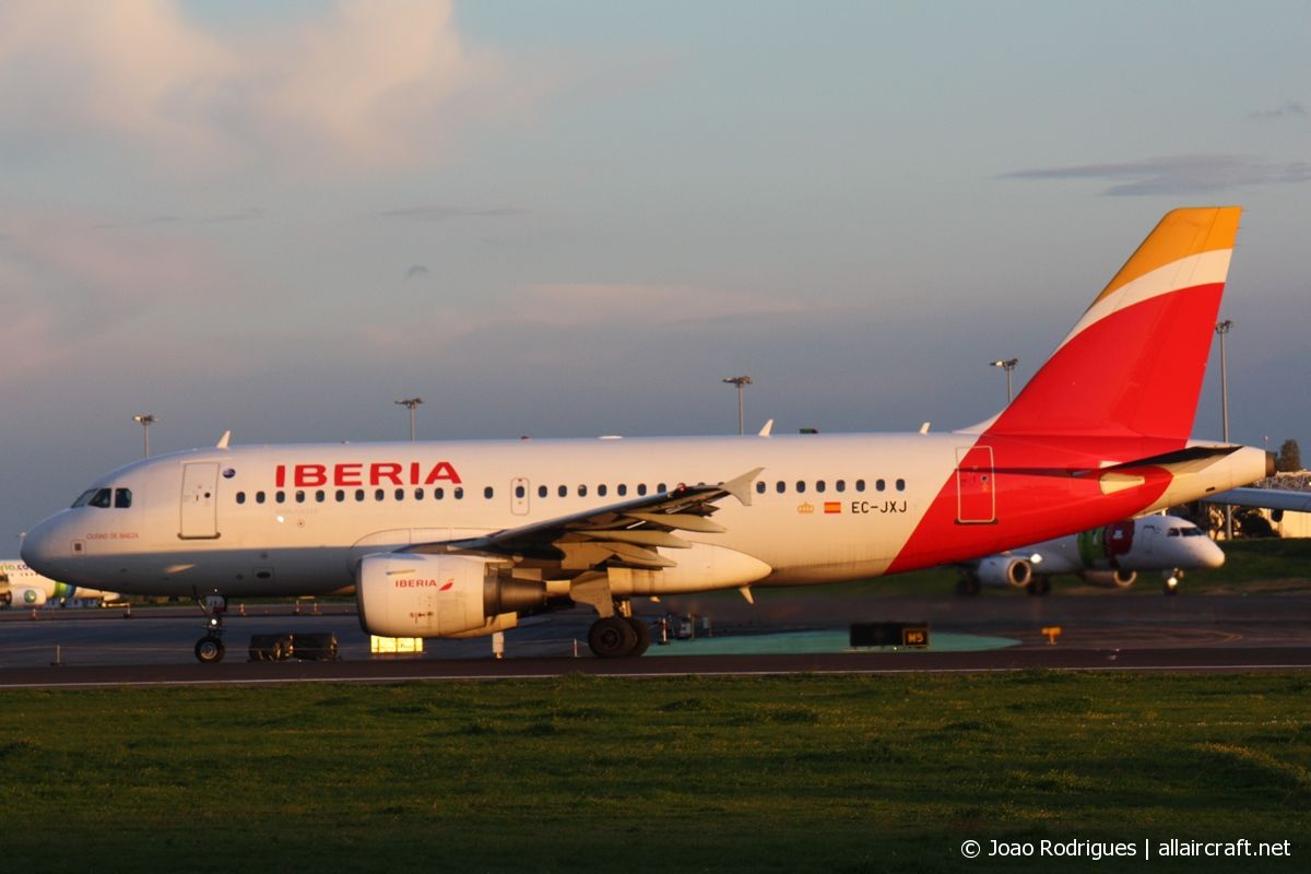 EC-JXJ (2889) 2006 Airbus A319-111