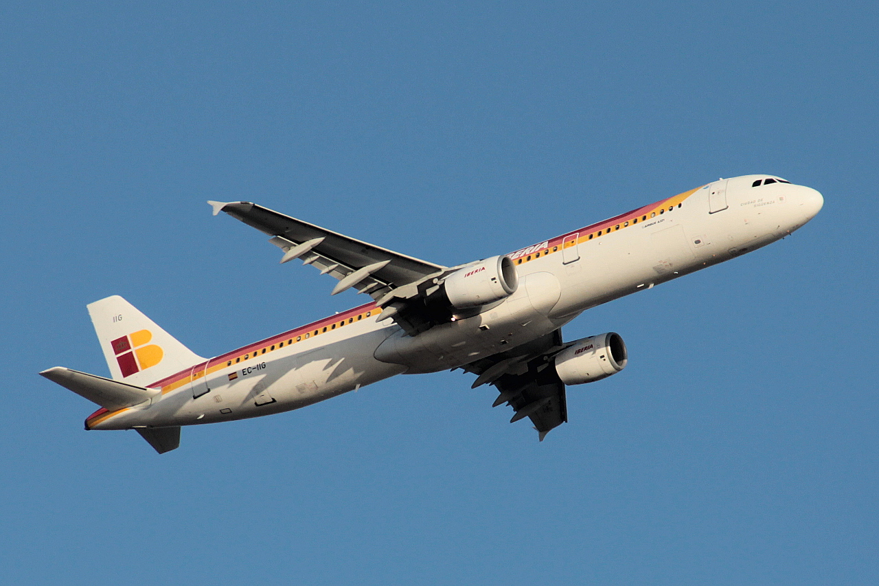 EC-IIG, (cn 1554), Airbus A321-211