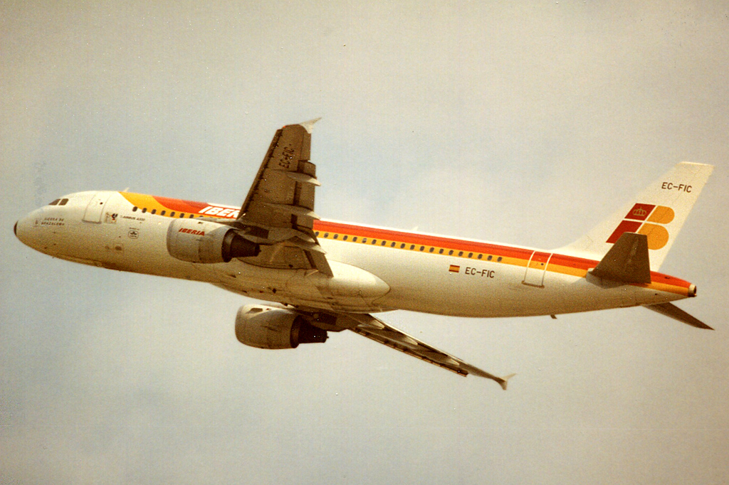 EC-FIC (241) 1991 Airbus A320-211