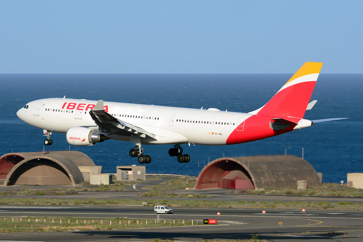 EC-MIL, (cn 1694), Airbus A330-202