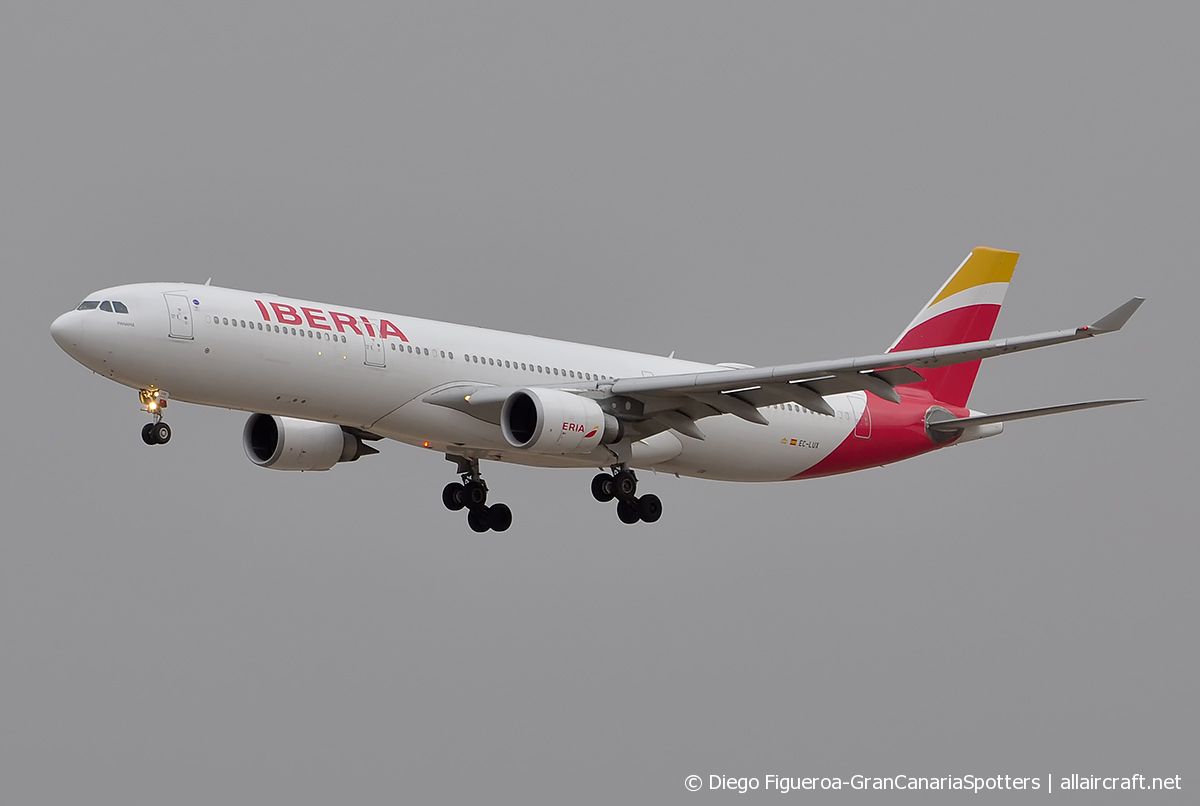 EC-LUX (1405) 2013 Airbus A330-302