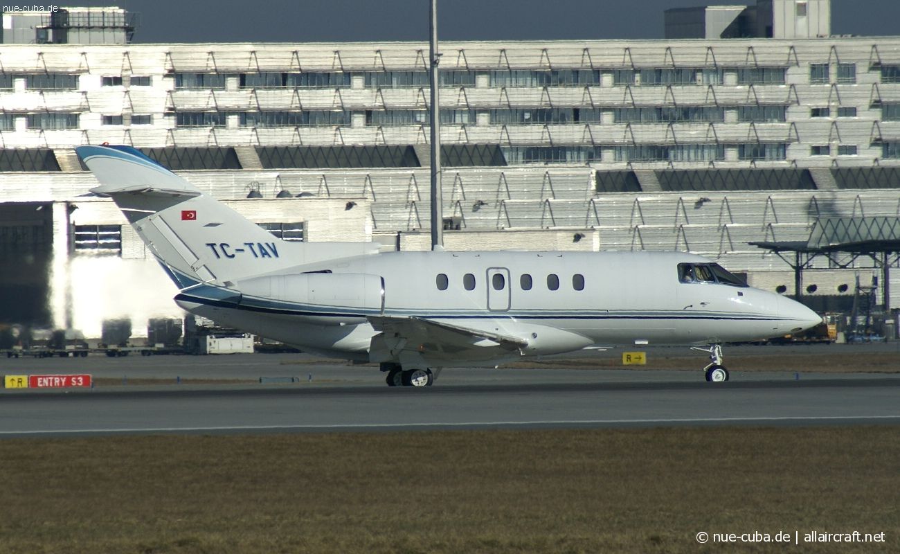 TC-TAV (258736) 2005 Raytheon Hawker 800XP