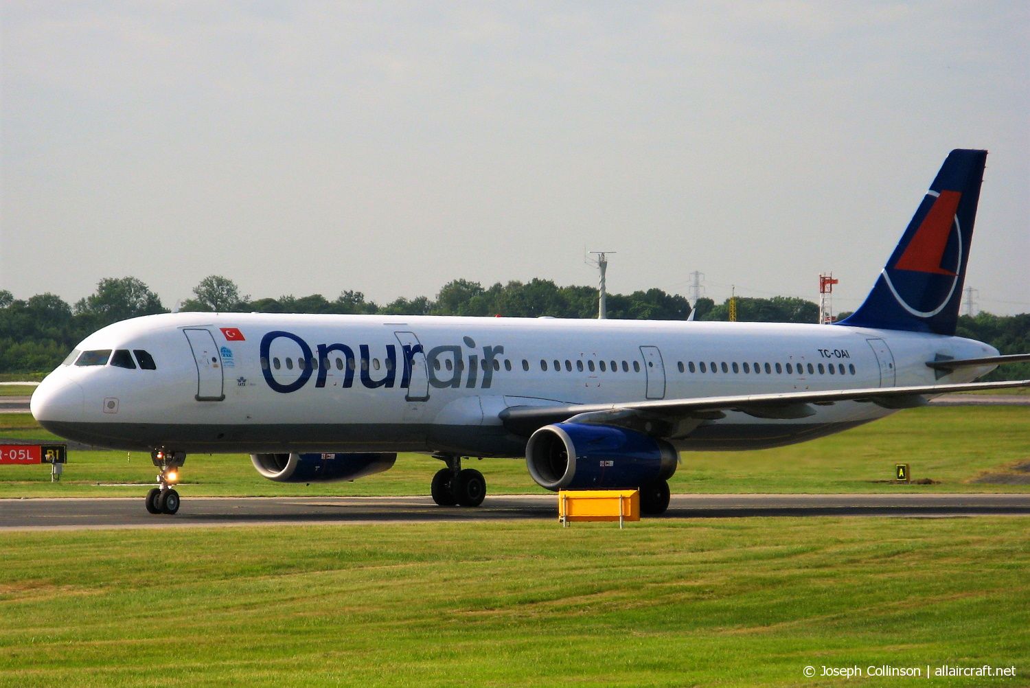 TC-OAI (787) 1998 Airbus A321-231