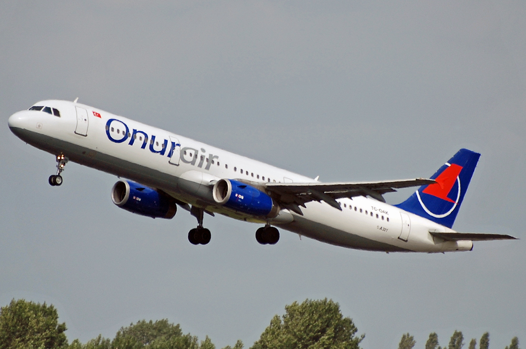 TC-OAK (954) 1999 Airbus A321-231