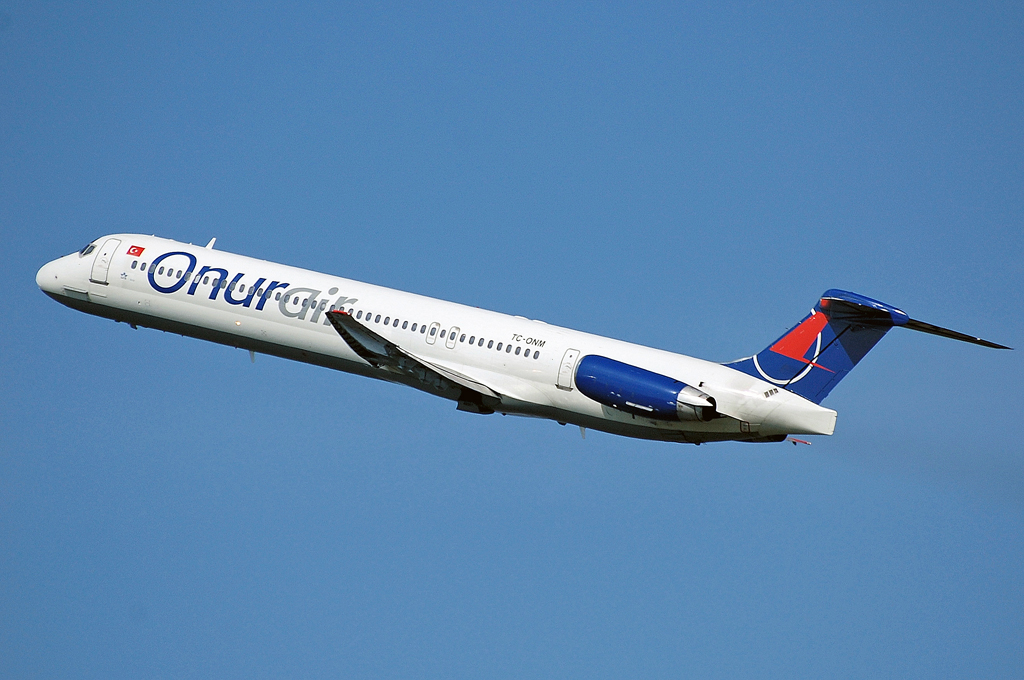 TC-ONM (53546) 1996 McDonnell Douglas MD-88