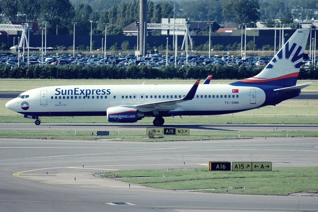 TC-SNN (40775) 2010 Boeing 737-8HC WL