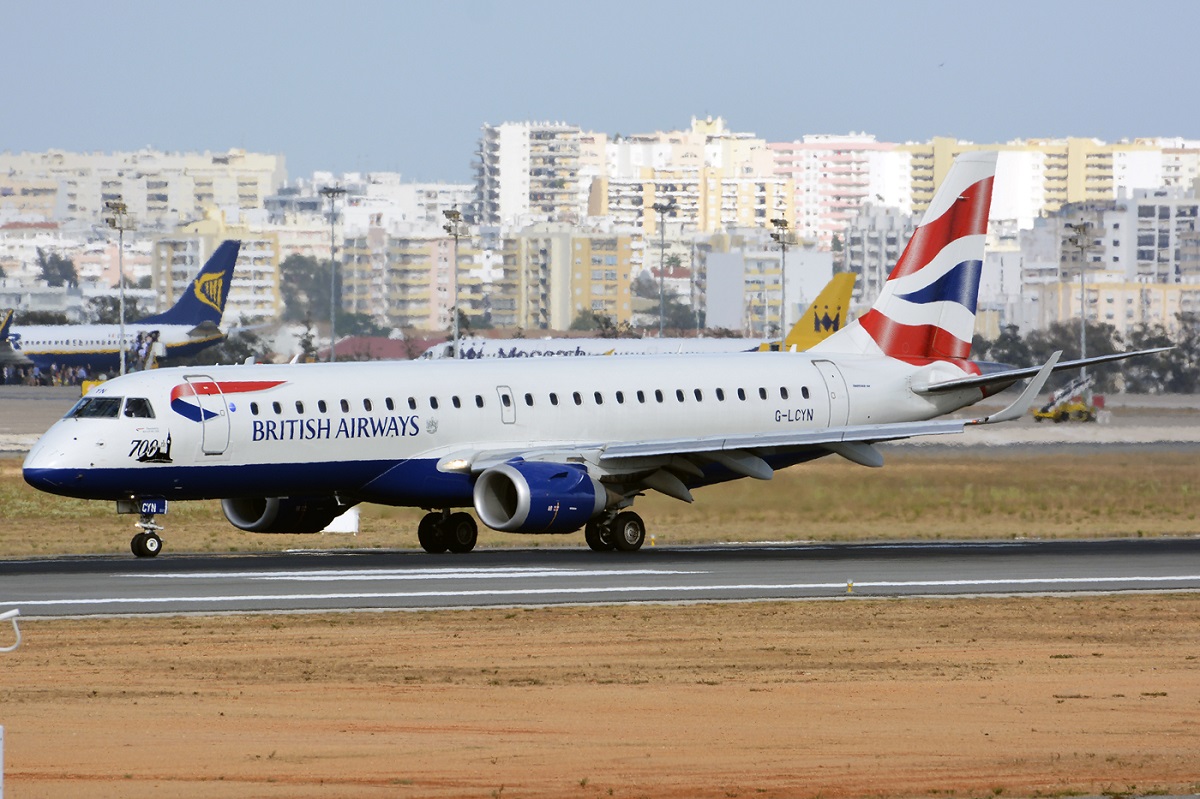 G-LCYN · Embraer 190-100SR · (FAO / LPFR)