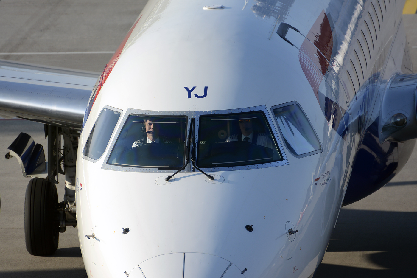 G-LCYJ (cn 19000339) Embraer 190-100SR