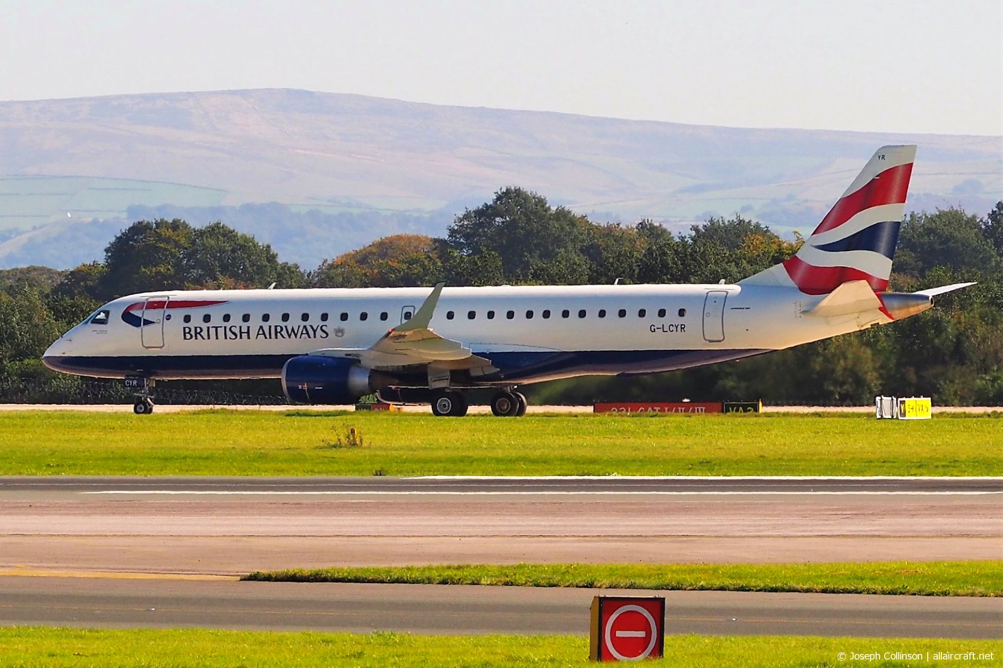 G-LCYR (cn 19000563) Embraer 190-100SR