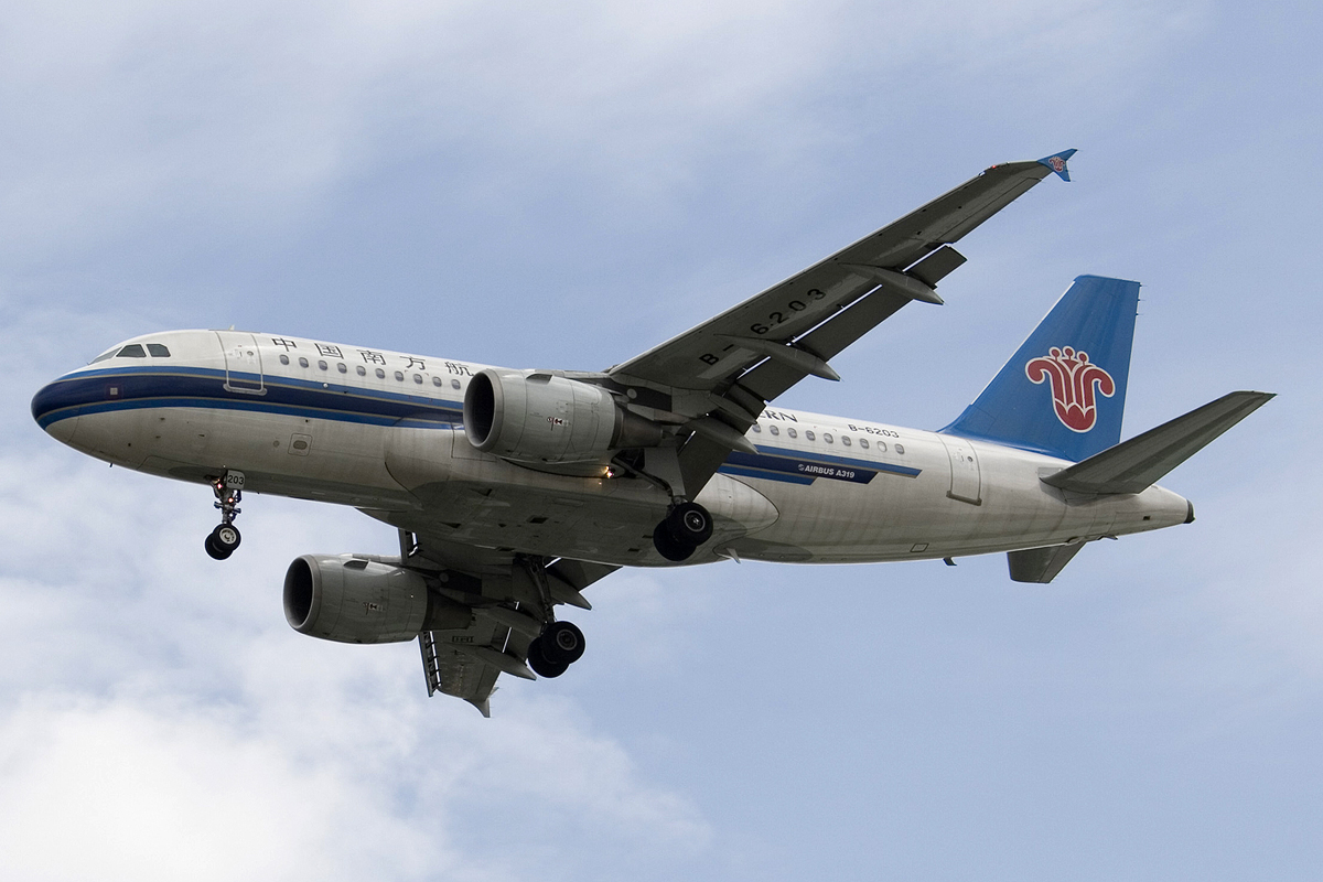 B-6203, (cn 2554), Airbus A319-112