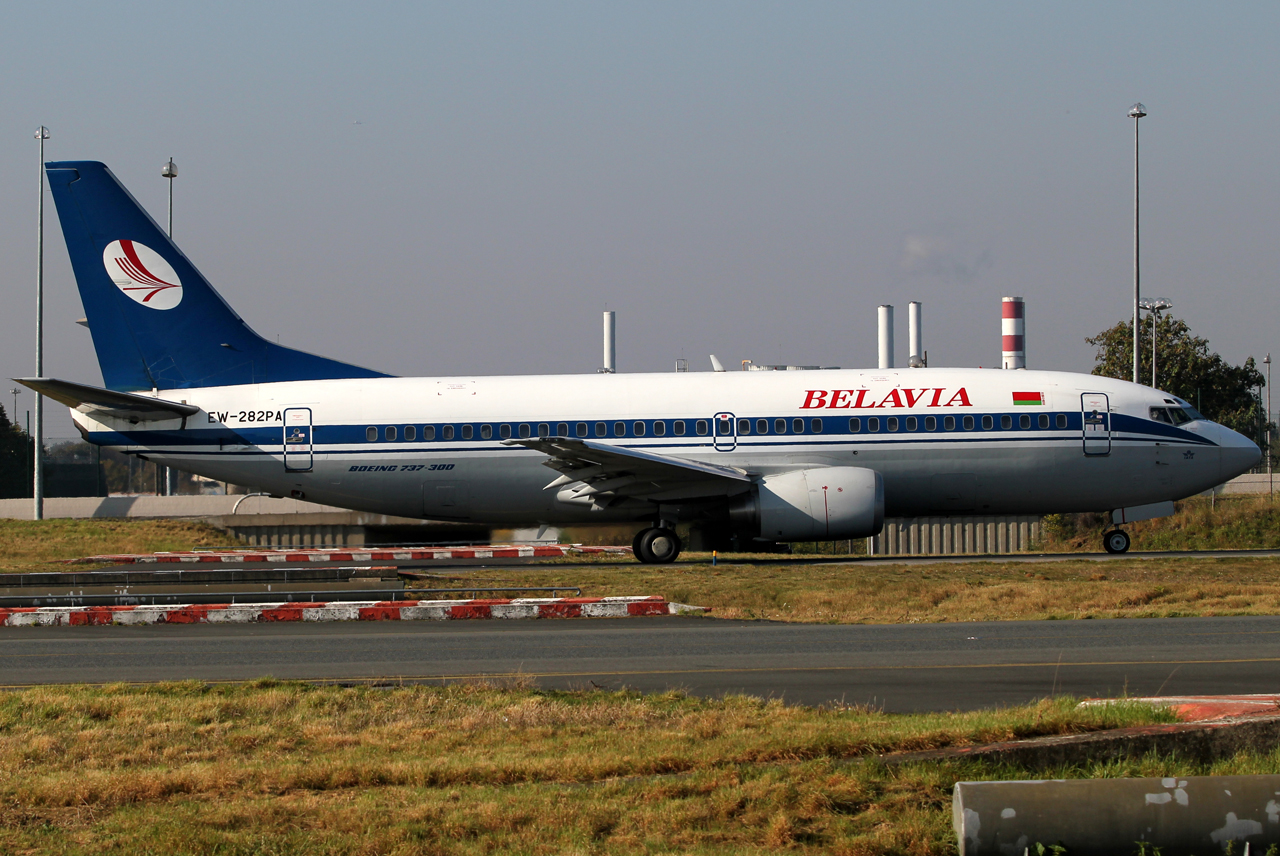EW-282PA (26321) 1995 Boeing 737-3Q8