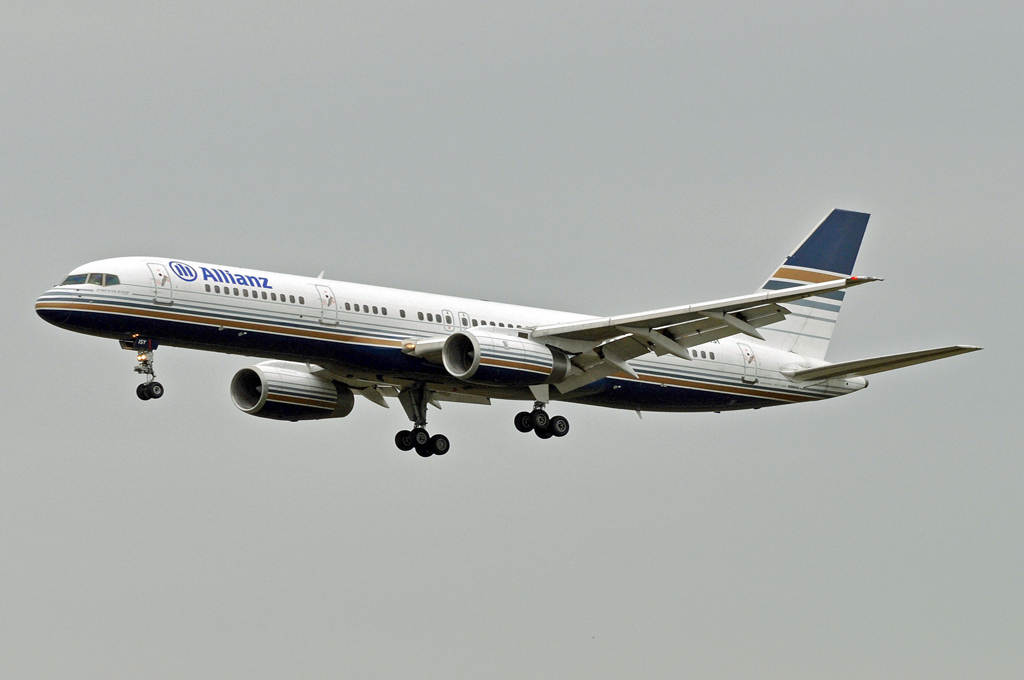 EC-ISY (26241) 1993 Boeing 757-256