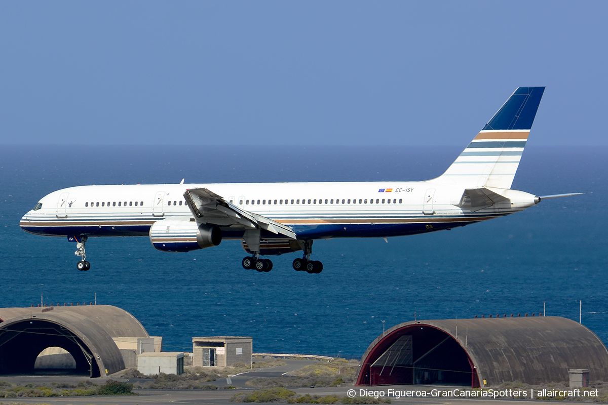 EC-ISY (26241) 1993 Boeing 757-256