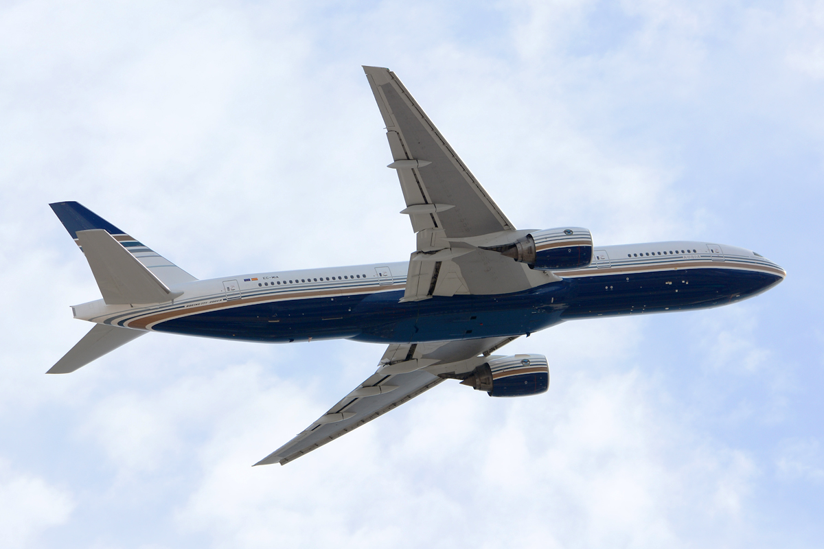 EC-MIA (28685) 2002 Boeing 777-28E(ER)