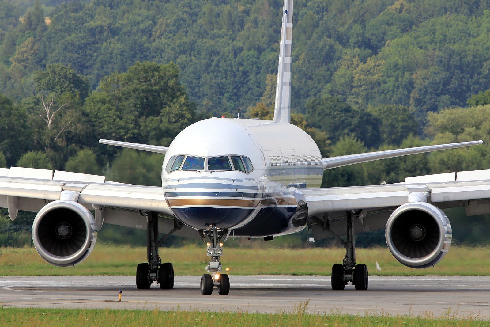 EC-ISY (26241) 1993 Boeing 757-256