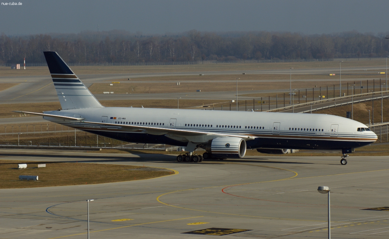 EC-MIA (28685) 2002 Boeing 777-28E(ER)