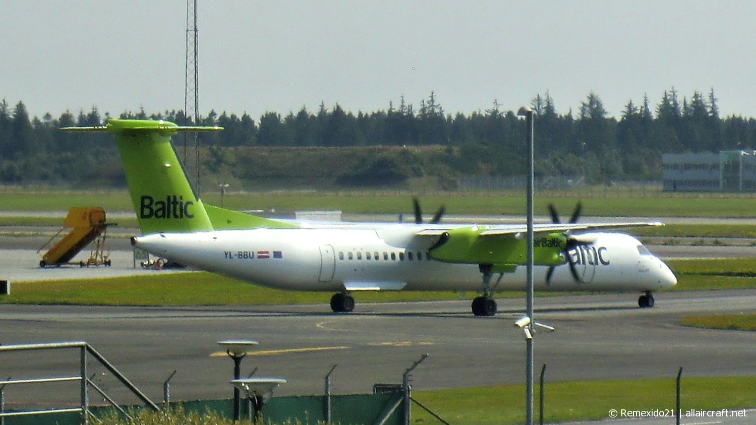 YL-BBU (4439) 2013 Bombardier Dash 8-Q402