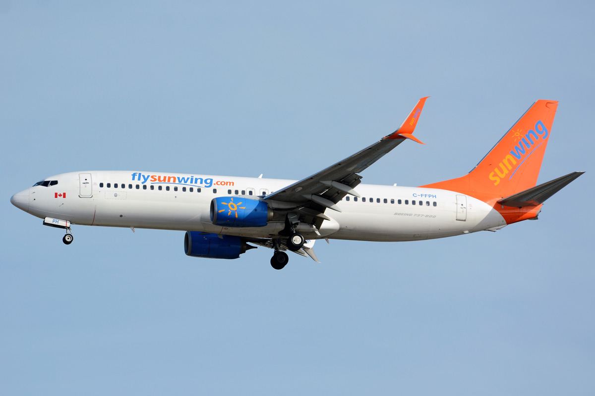C-FFPH · Boeing 737-81D(WL) · (IBZ / LEIB)