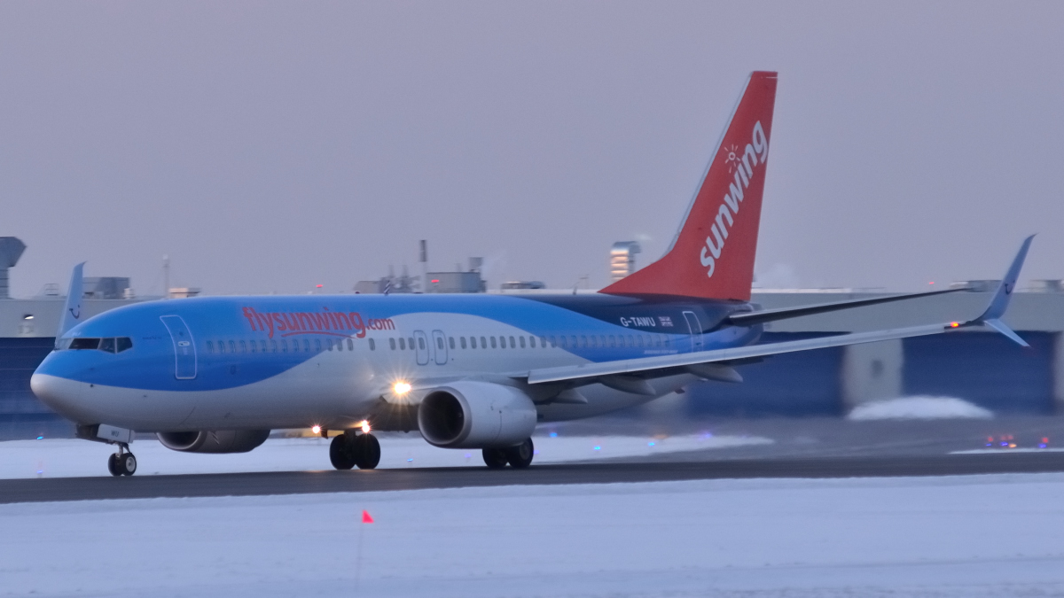 G-TAWU (37263) 2014 Boeing 737-8K5(WL)