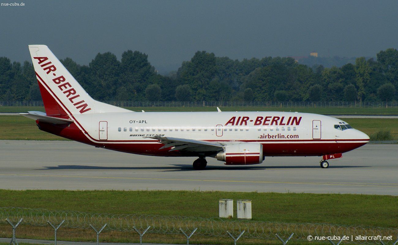 OY-APL (28996) 1998 Boeing 737-5L9
