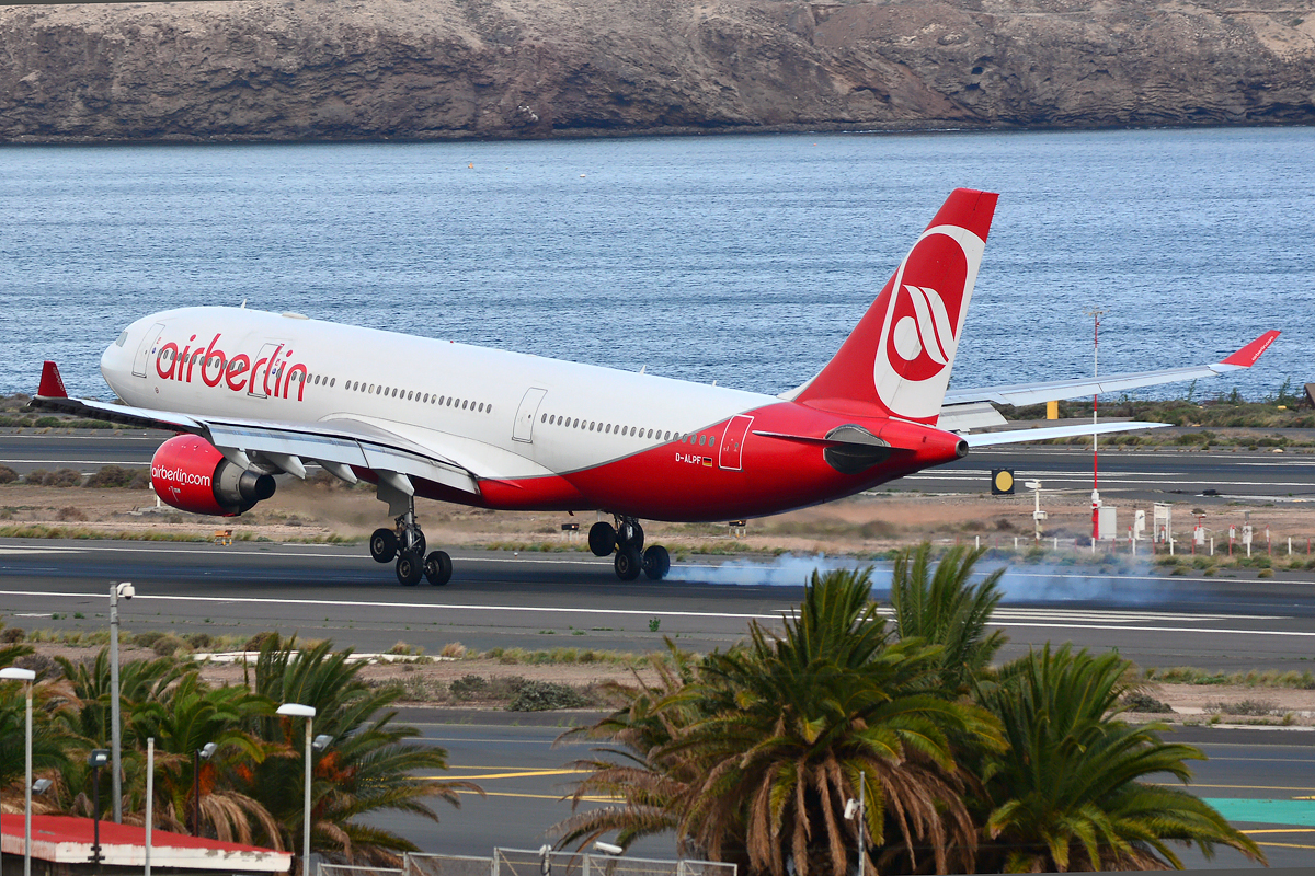 D-ALPF (476) 2002 Airbus A330-223