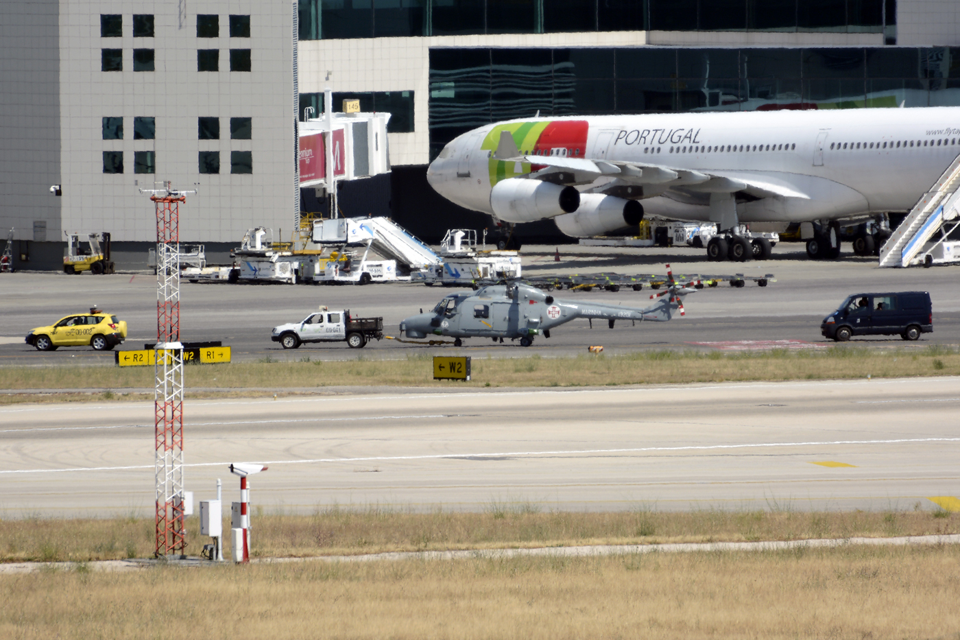 19201 (336) 1992 Westland Lynx Mk95
