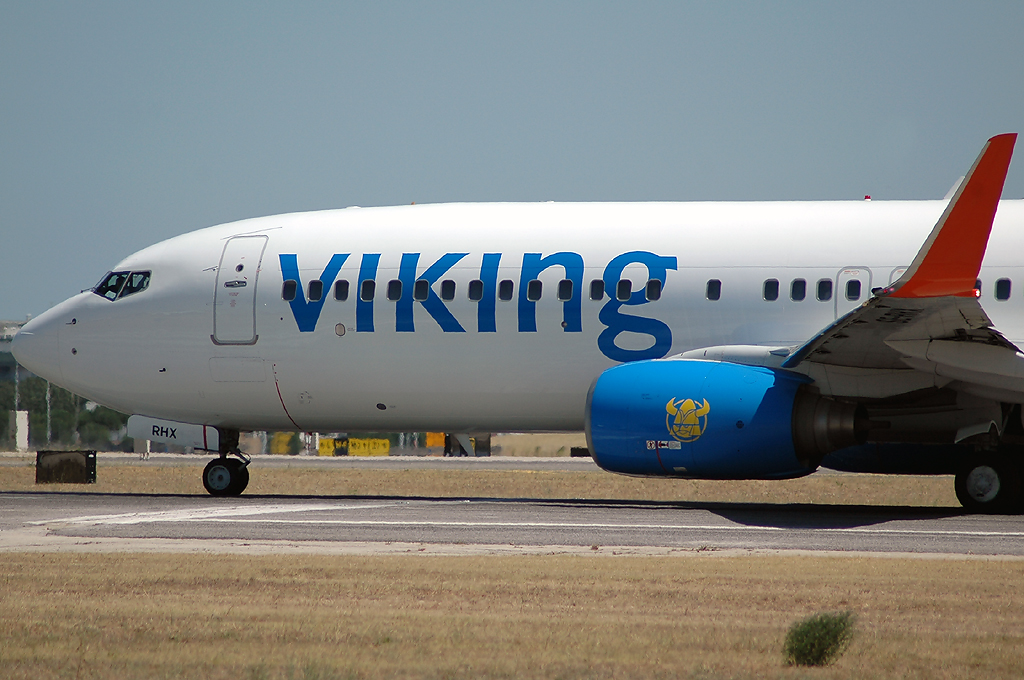 SE-RHX (28592) 1999 Boeing 737-86N(WL)