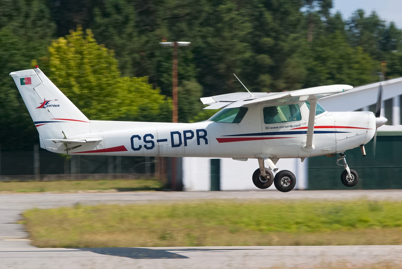 CS-DPR (15279561) 1977 Cessna 152